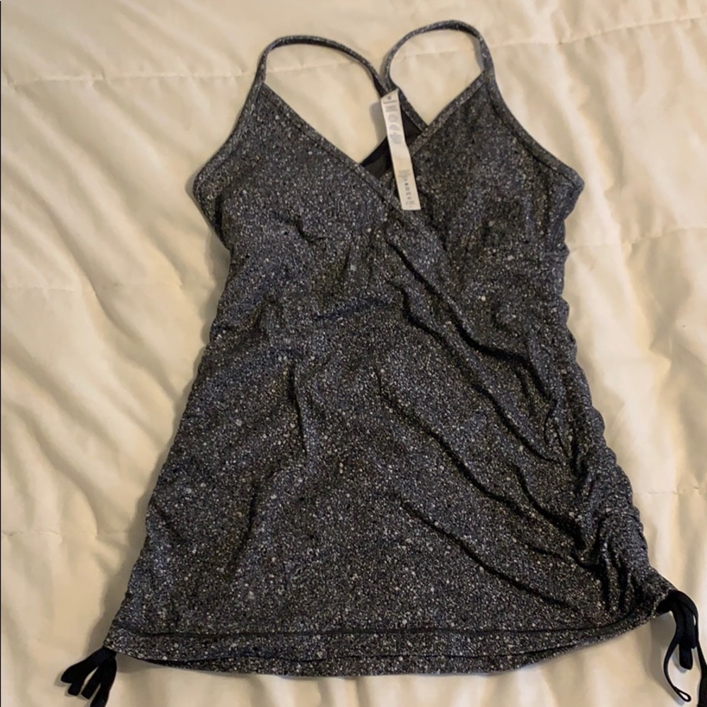 Lululemon workout top